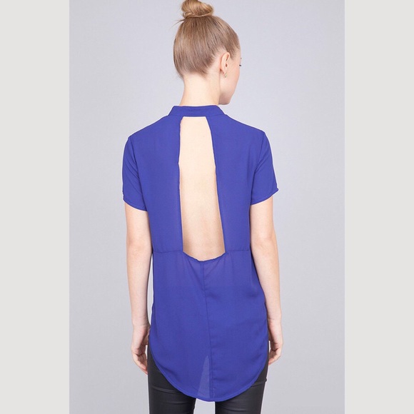 “Blume” SS Open Back Button-Up Top with Tie - Picture 4 of 5